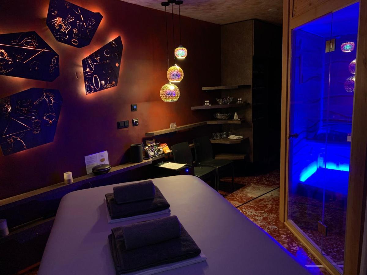 Smarthotel Nezvalova Archa ออลอโมตซ์ ภายนอก รูปภาพ