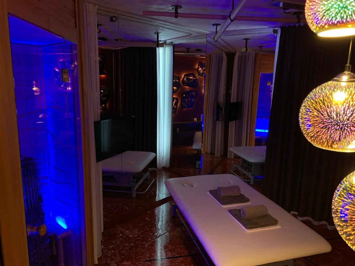 Smarthotel Nezvalova Archa ออลอโมตซ์ ภายนอก รูปภาพ
