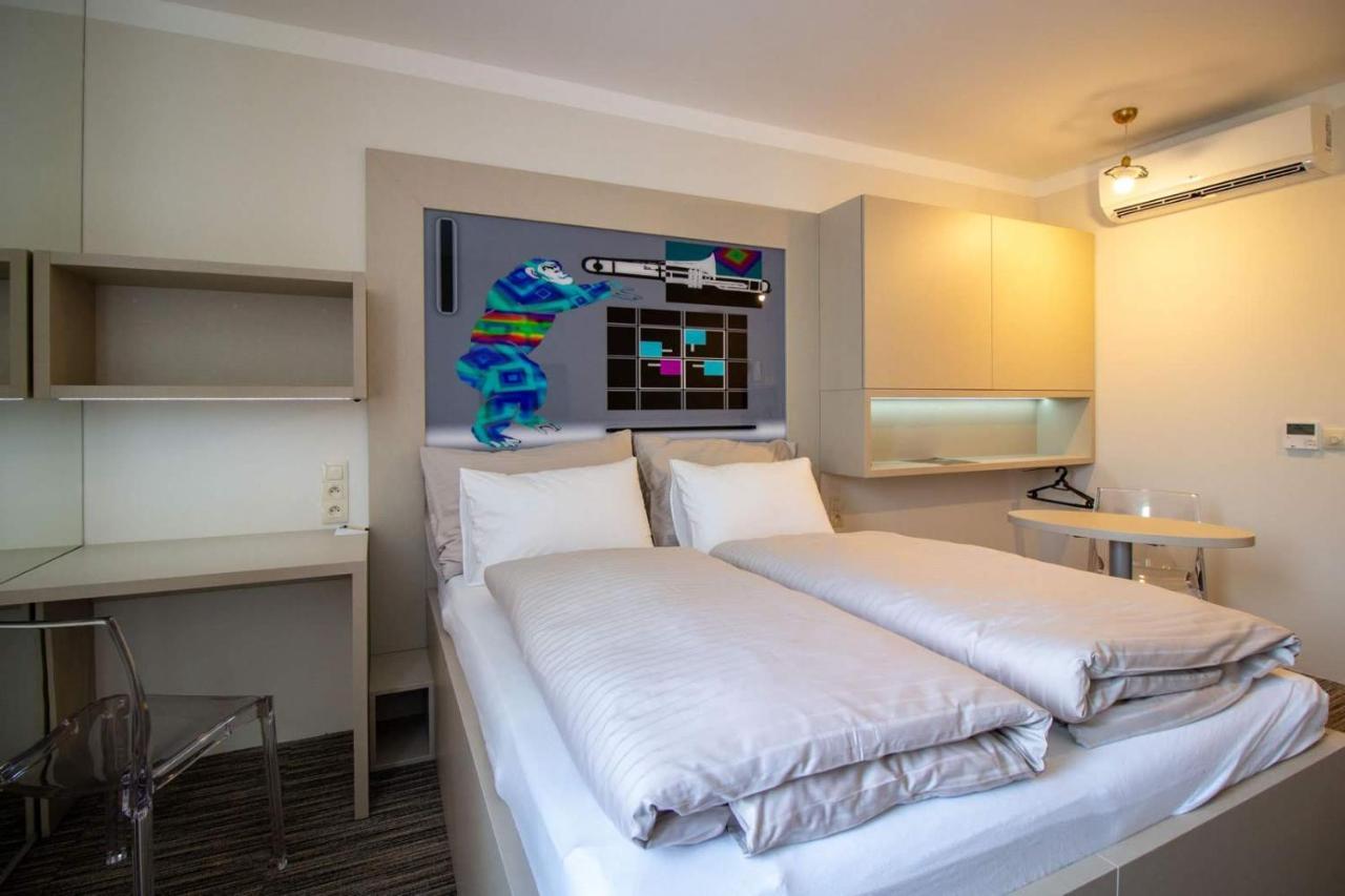 Smarthotel Nezvalova Archa ออลอโมตซ์ ภายนอก รูปภาพ
