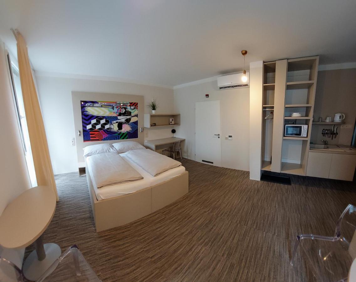 Smarthotel Nezvalova Archa ออลอโมตซ์ ภายนอก รูปภาพ