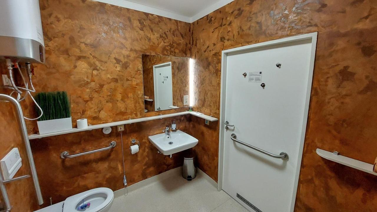 Smarthotel Nezvalova Archa ออลอโมตซ์ ภายนอก รูปภาพ