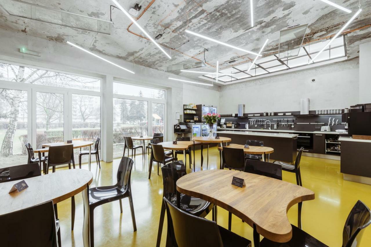 Smarthotel Nezvalova Archa ออลอโมตซ์ ภายนอก รูปภาพ