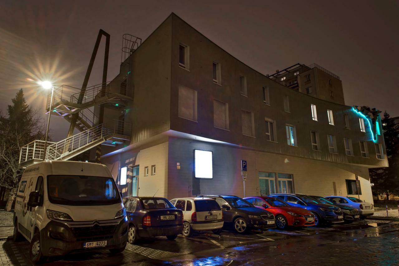 Smarthotel Nezvalova Archa ออลอโมตซ์ ภายนอก รูปภาพ